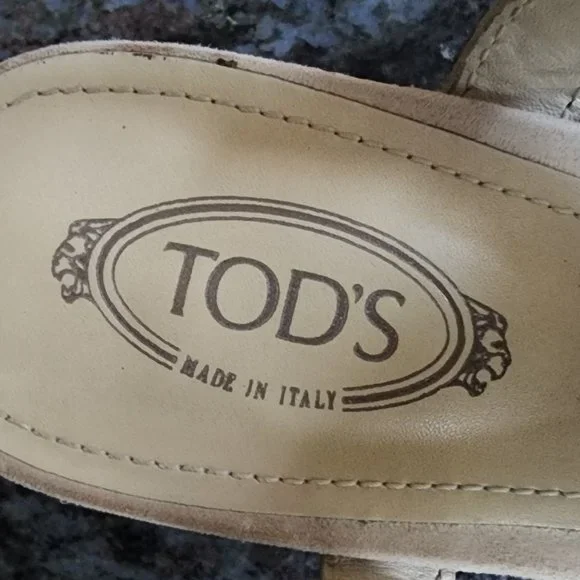 Tod's Vintage Cream Patent Leather Strappy Sandals Size 36.5 - Picture 5 of 16